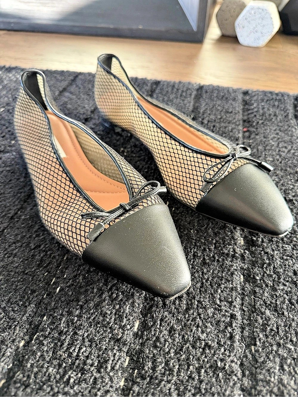 Aquazzura Gioia Mesh Flat Pointed-Toe Bow Flats Black & Beige US 6.5